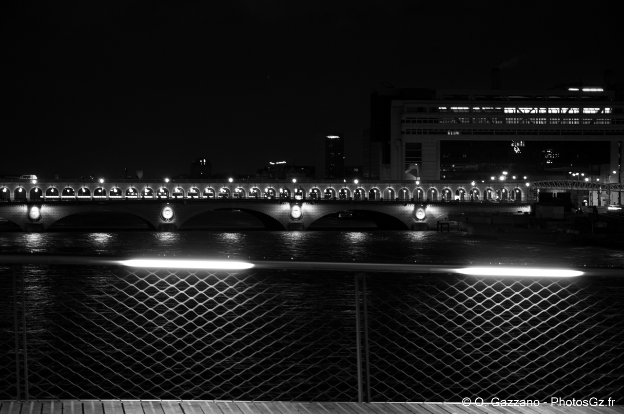 Pont de Bercy vue de la passerelle Simone de Beauvoir..Paris, France - 7 janvier 2012