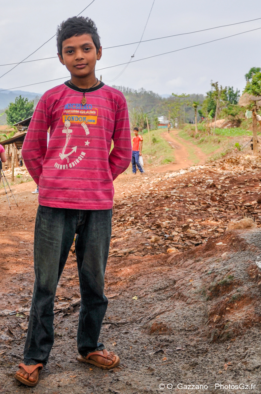 Il voulait une photo de lui seul ! / Népal